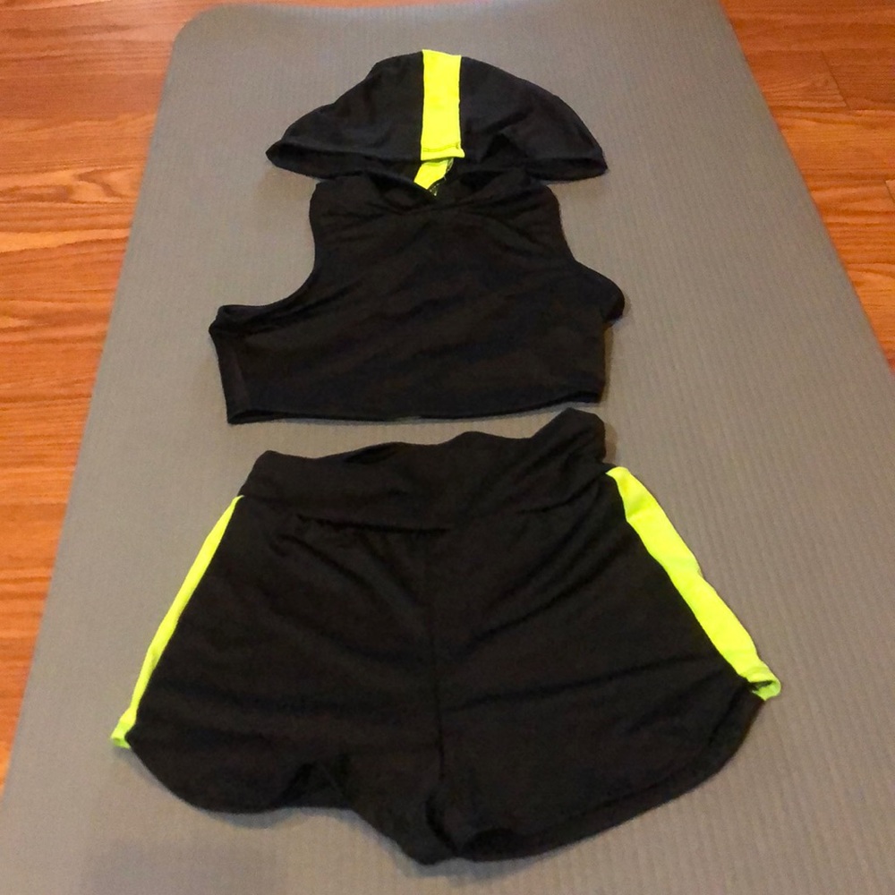 Fashion nova crop & short